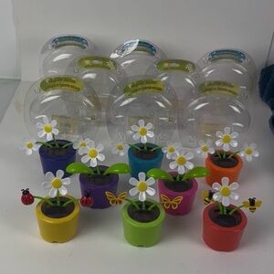 8 - Total Solar-Powered Dancers (5 Dancing Daisies & 3  Dancing Daisy with Bugs)